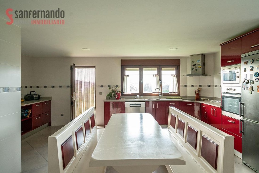 Villa in Santa Cruz de Bezana, Cantabria, Spain 5 - 19053985