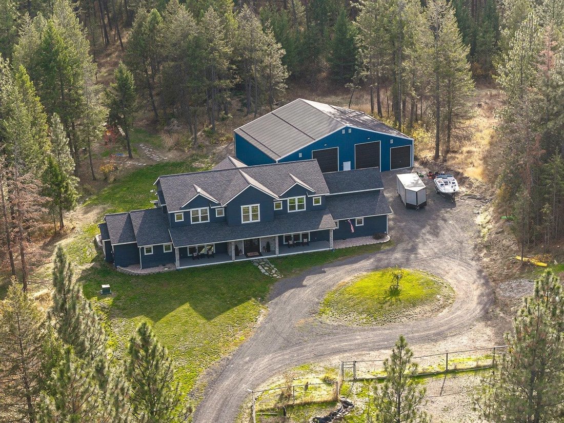 House in Nine Mile Falls, Washington, United States 1 - 19056015
