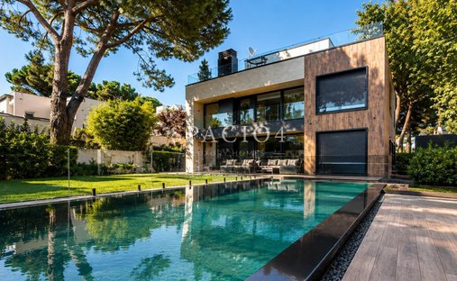 Chalet in Pozuelo de Alarcon, Comunidad de Madrid, Spain 1