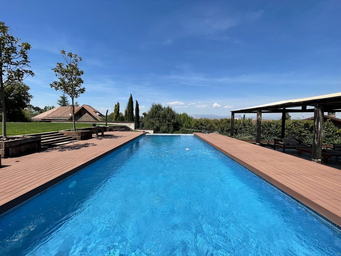 Chalet in La Moraleja, Alcobendas, Comunidad de Madrid 3 - 19054285