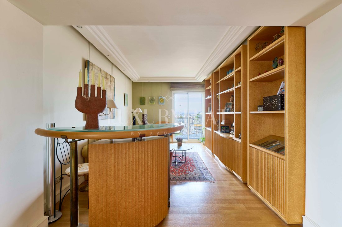 Apartment in Porte Dauphine, Paris 16e Arrondissement, Paris 5 - 19051723