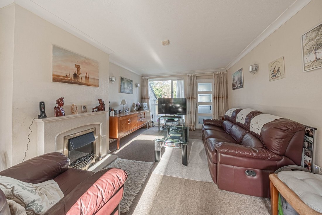 House in Haywards Heath, England 4 - 19052276