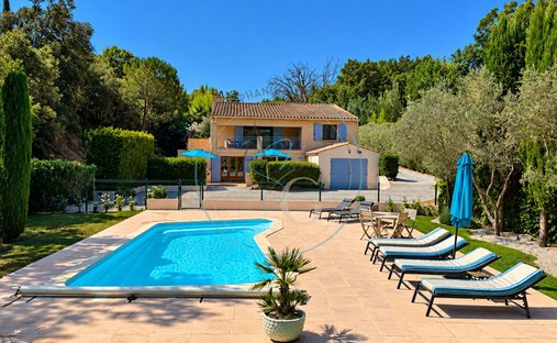 Villa in Ouest, Cogolin, France 1