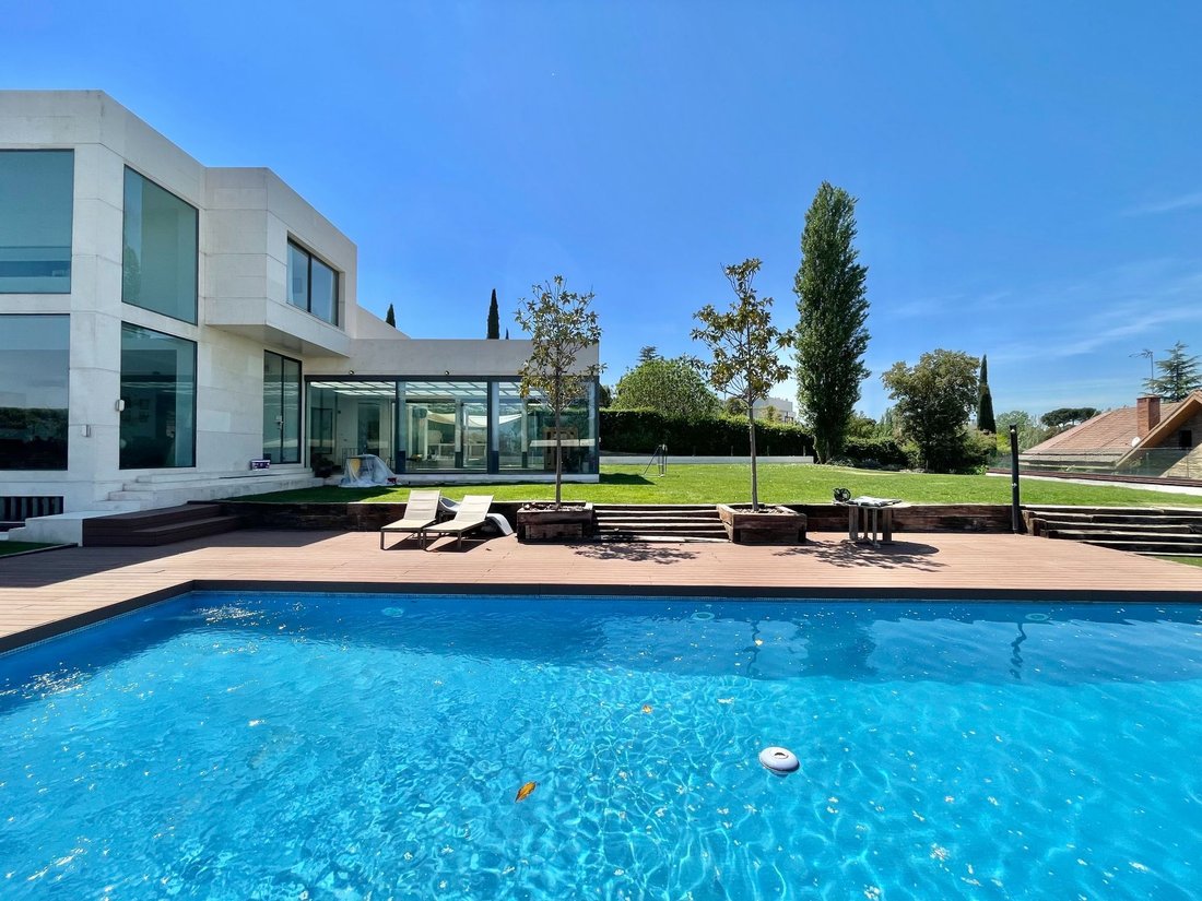 Chalet in La Moraleja, Alcobendas, Comunidad de Madrid 1 - 19054285