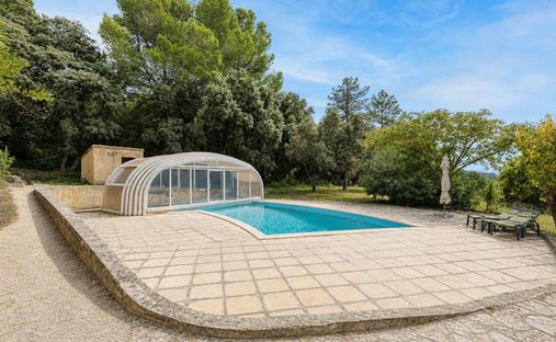 Maison à Châteauneuf-de-Gadagne, Provence-Alpes-Côte d'Azur, France 1