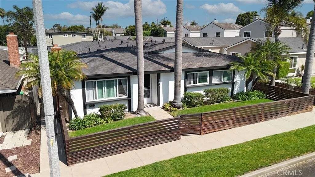 Costa Mesa, California, United States 2 - 19054599