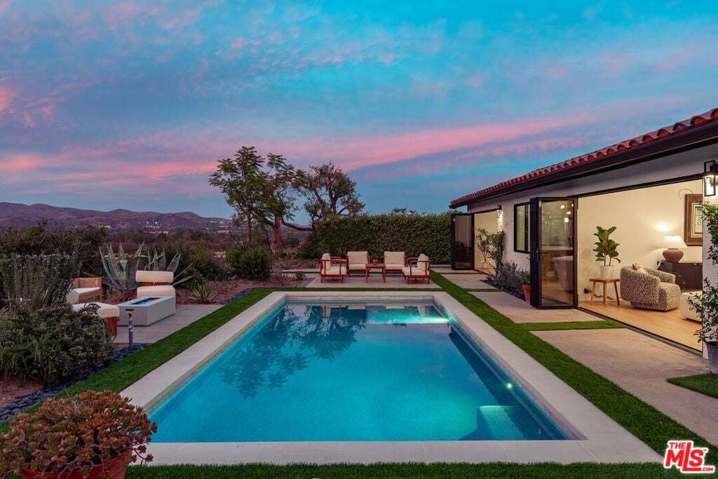 House in Thousand Oaks, California, United States 1 - 19053584