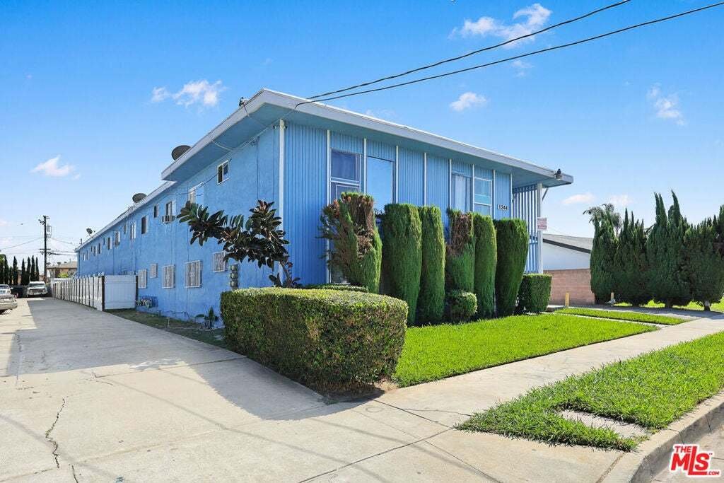 Montebello, California, United States 2 - 19053598
