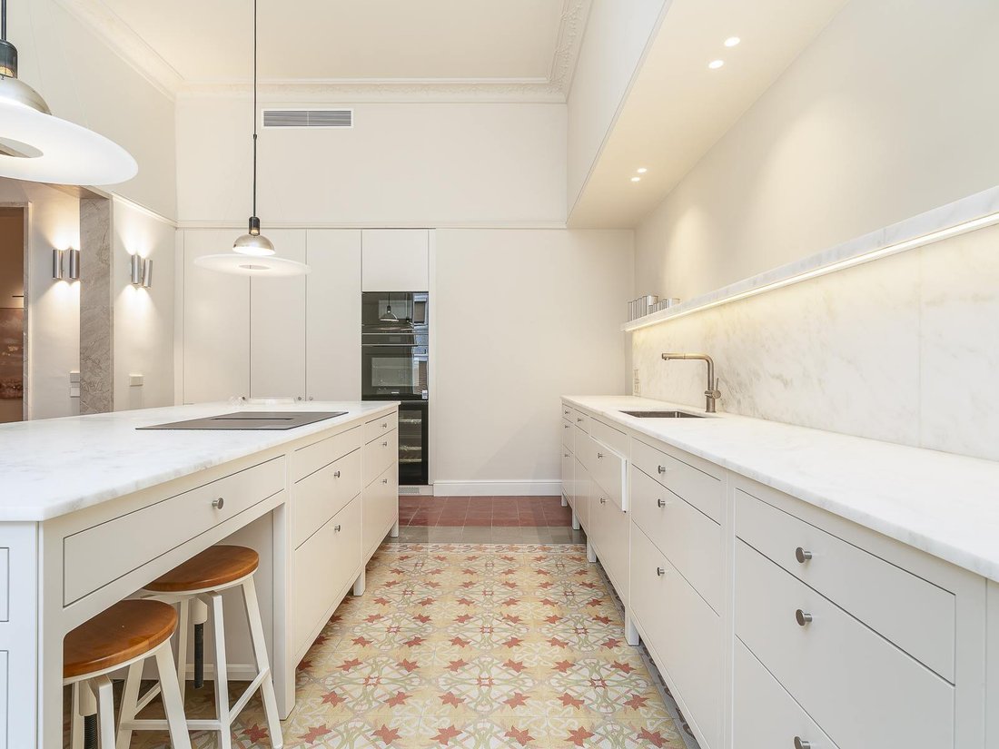 Apartment in Sarrià-Sant Gervasi, Barcelona, Spain 3 - 18390748