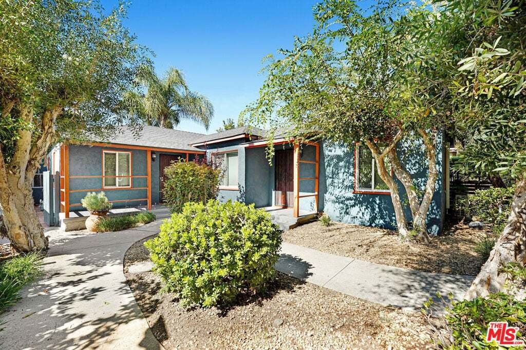 Los Angeles, California, United States 2 - 19053530