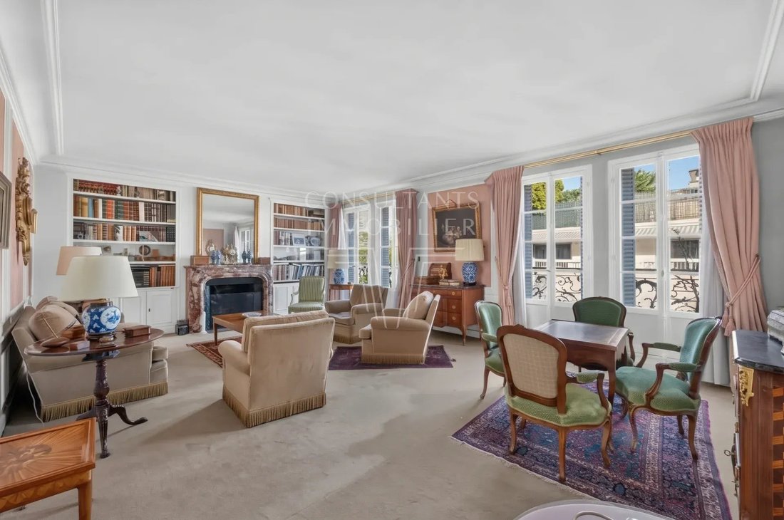 Apartment in Gros Caillou, Paris 7e Arrondissement, Paris 1 - 19051796