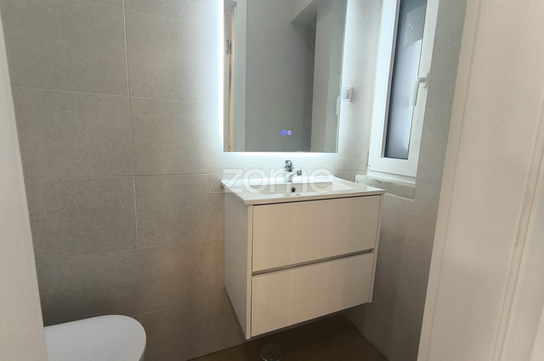 Apartment in Estoril, Cascais e Estoril, Lisbon 4 - 19055361