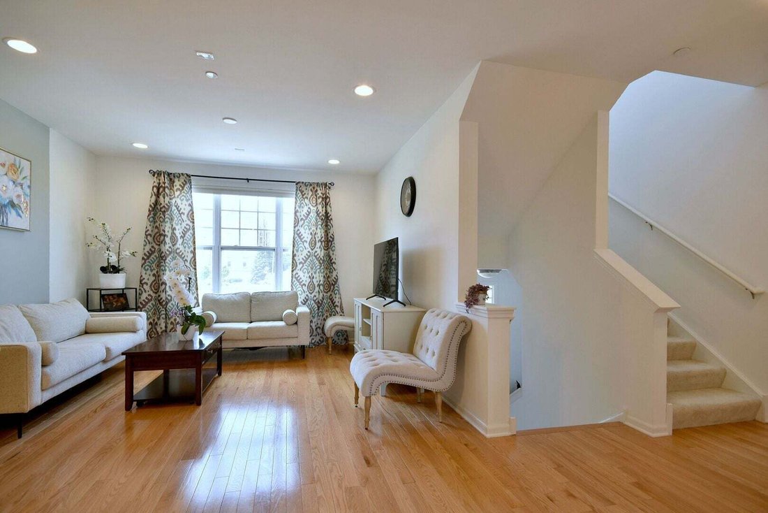 Townhouse in Des Plaines, Illinois, United States 4 - 19054620