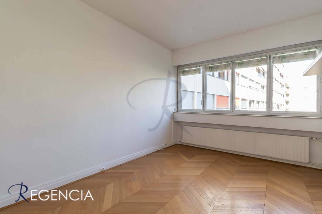 Apartment in Lorette-Martyrs, Paris 9e Arrondissement, Paris 4 - 19054815