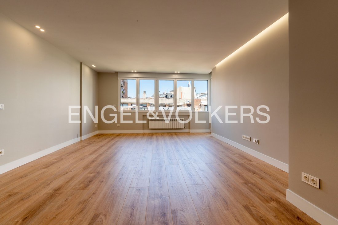 Appartamento a Chamberí, Madrid, Spagna 3 - 19055199