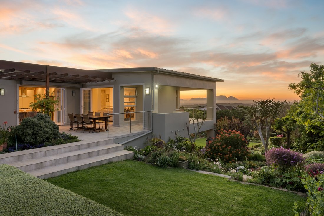 House in Bel` Aire, Helderberg, Cape Town 3 - 19055433