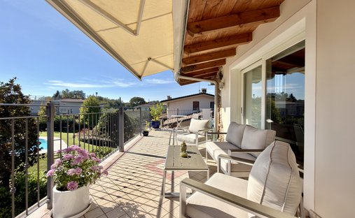 Penthouse in Moniga del Garda, Lombardy, Italy 1