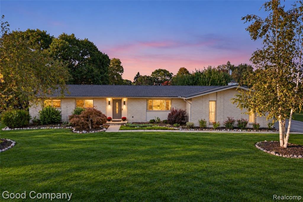 House in Troy, Michigan, United States 1 - 19054679