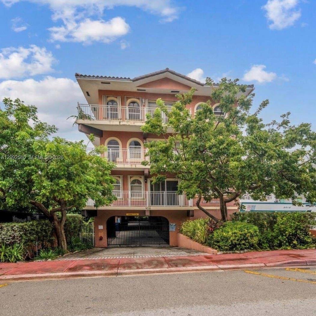 Condominio a Bal Harbour, Florida, Stati Uniti 1 - 19055181