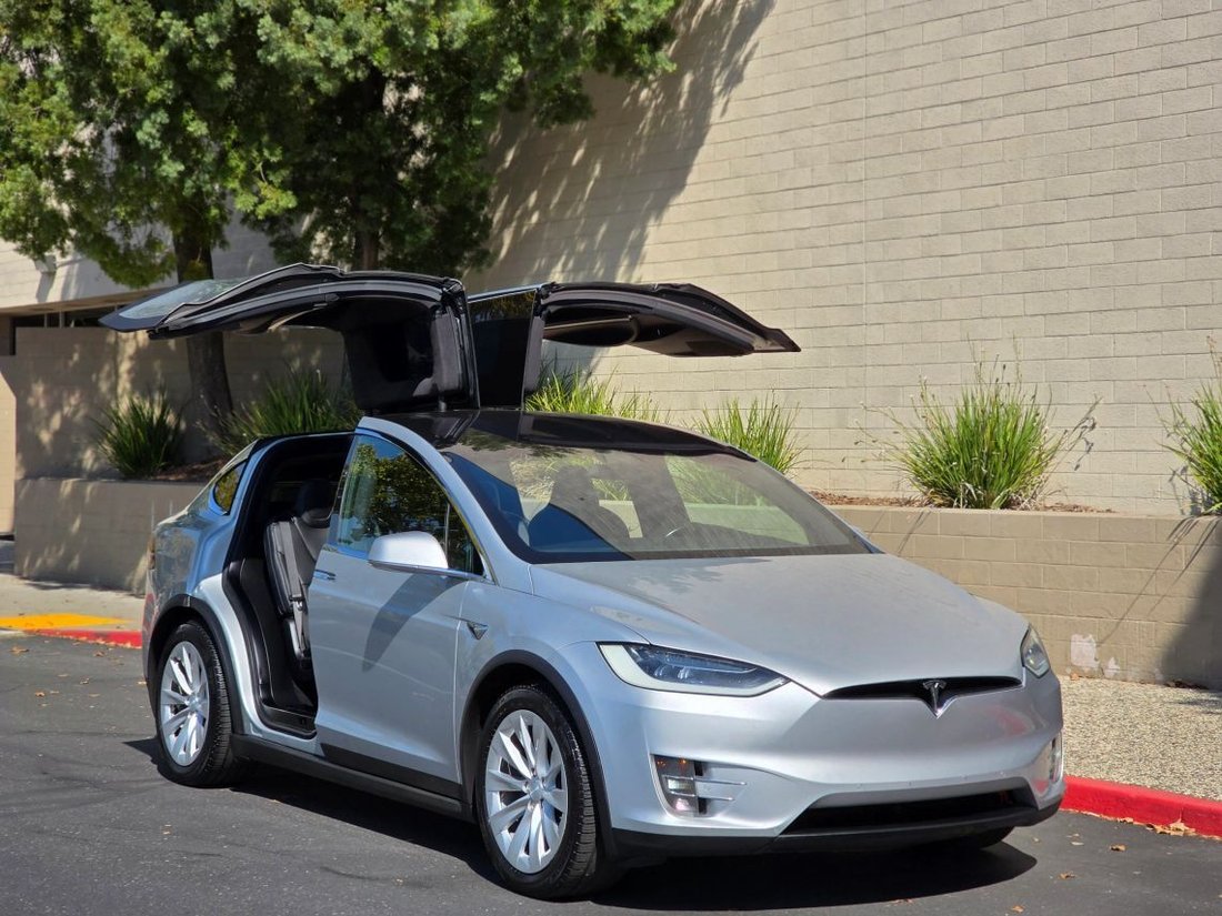 Suv in Roseville, CA, United States 3 - 19055661
