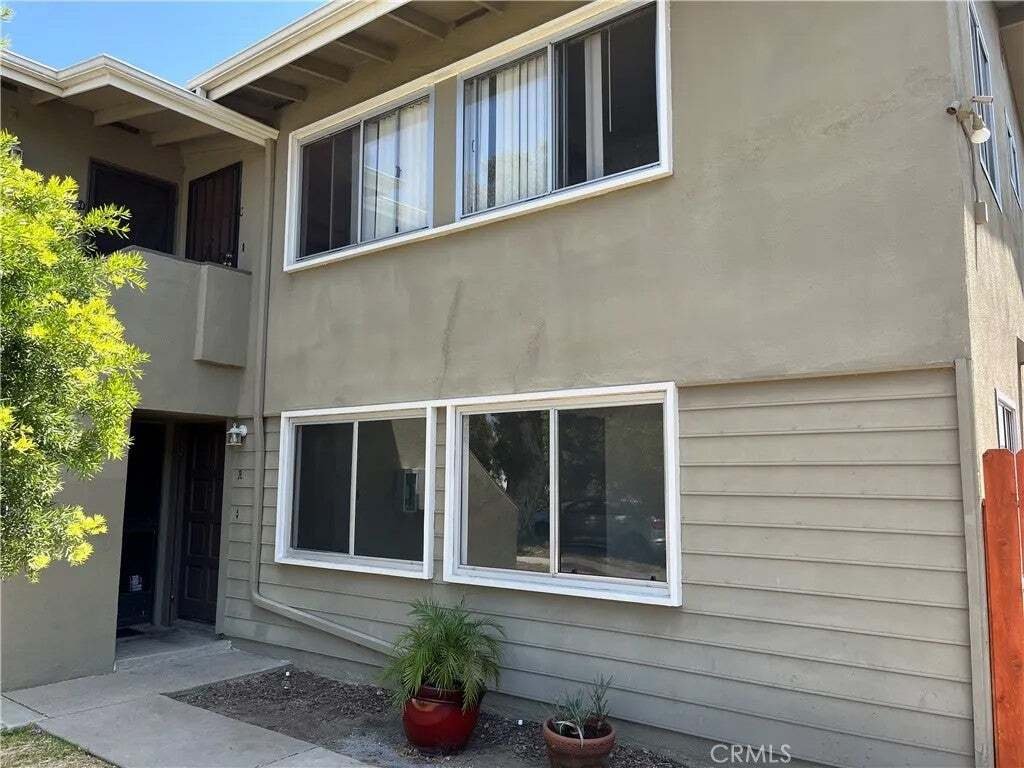 Costa Mesa, California, United States 2 - 19054615