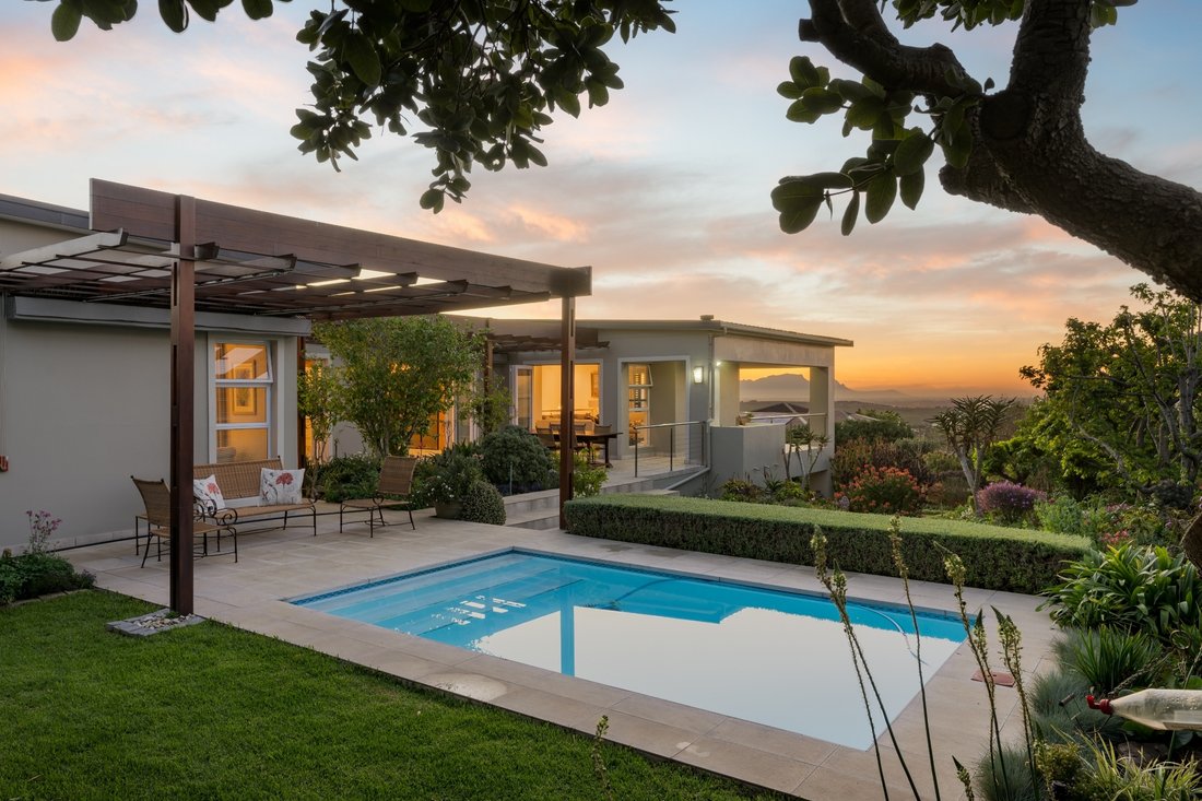 House in Bel` Aire, Helderberg, Cape Town 2 - 19055433