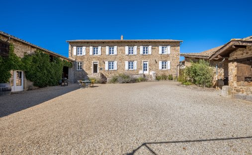 House in Beaujeu, Auvergne-Rhône-Alpes, France 1
