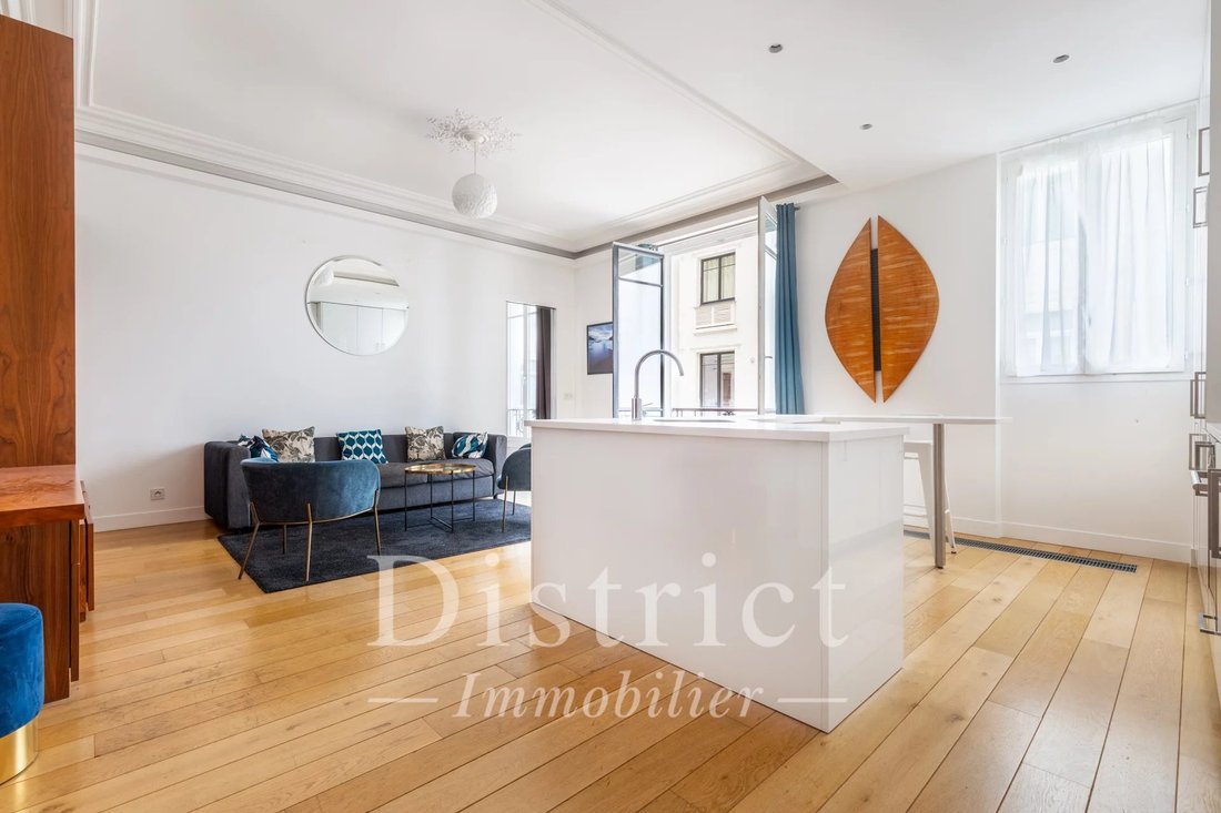 Apartment in Triangle d'Or, Paris 8e Arrondissement, Paris 2 - 19051770
