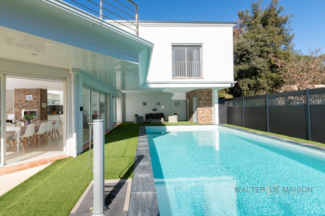 Villa in Flassans-sur-Issole, Provence-Alpes-Côte d'Azur, France 2 - 19055917
