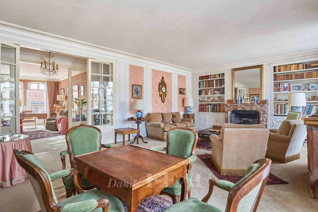 Apartment in Gros Caillou, Paris 7e Arrondissement, Paris 5 - 19051927