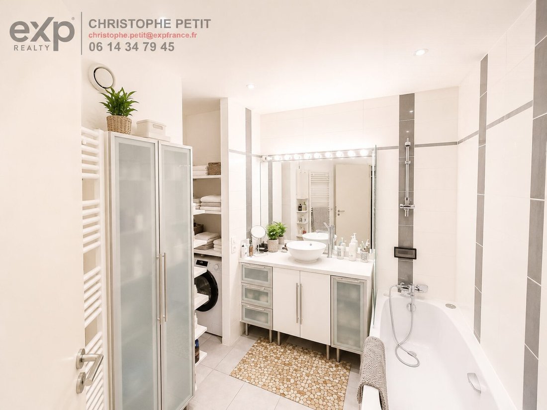 Apartment in Hôtel de Ville-Planchette, Levallois-Perret, France 2 - 17284485