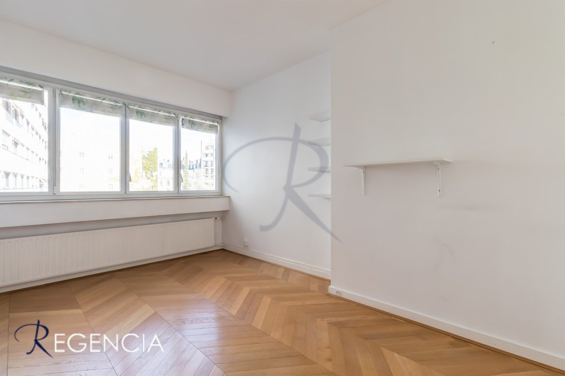 Apartment in Lorette-Martyrs, Paris 9e Arrondissement, Paris 5 - 19054815