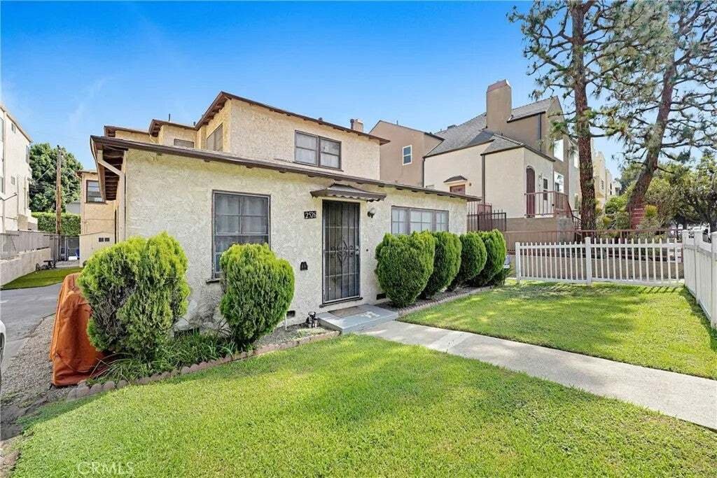 Los Angeles, California, United States 4 - 19054572