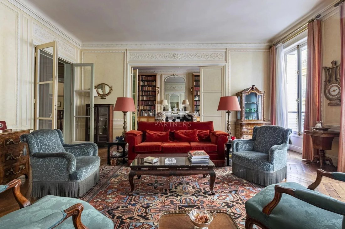 Apartment in Chaillot, Paris 16e Arrondissement, Paris 1 - 19051894