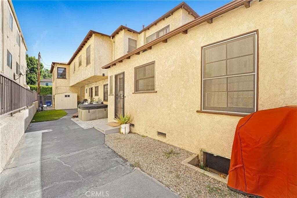 Los Angeles, California, United States 5 - 19054572