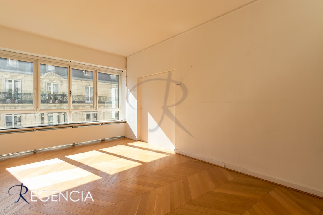 Apartment in Lorette-Martyrs, Paris 9e Arrondissement, Paris 3 - 19054815