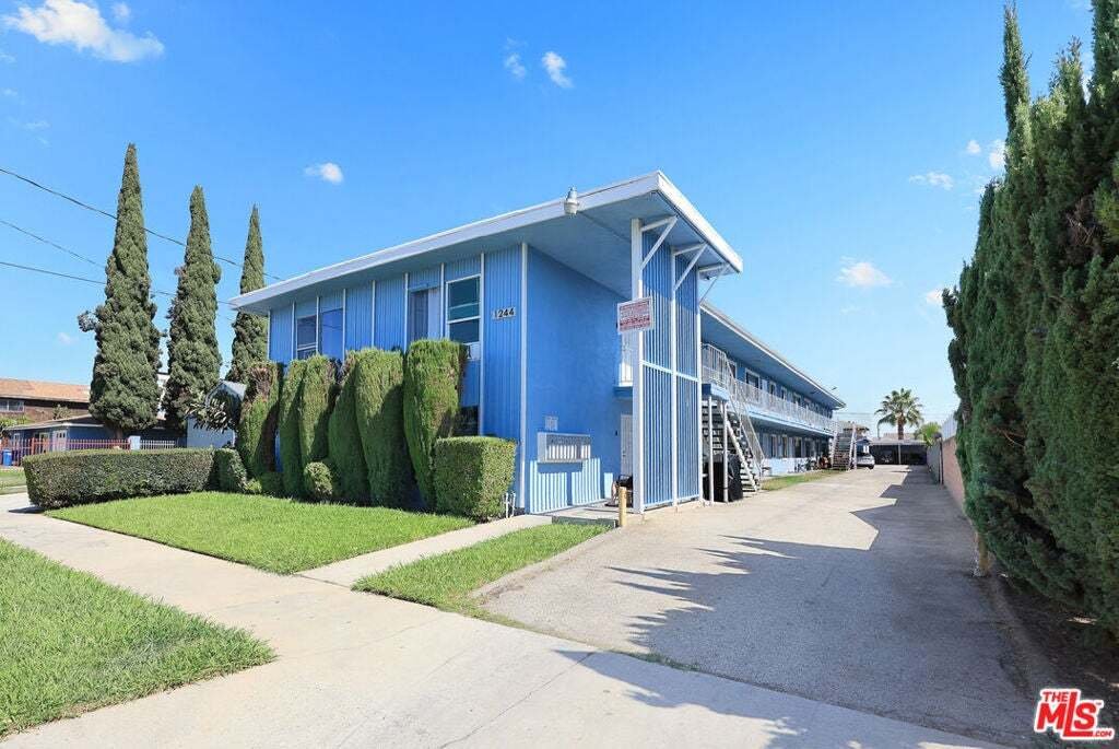 Montebello, California, United States 1 - 19053598
