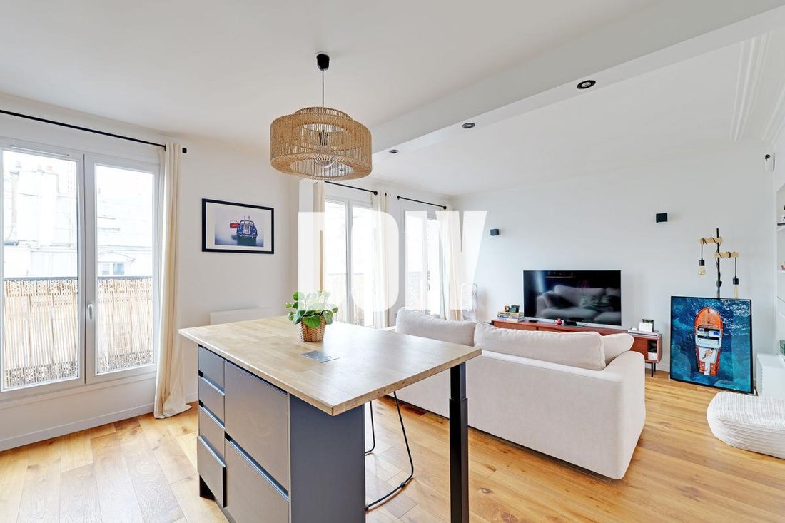 Apartment in Goutte d'Or-Château Rouge, Paris 18e Arrondissement, Paris 3 - 19051938