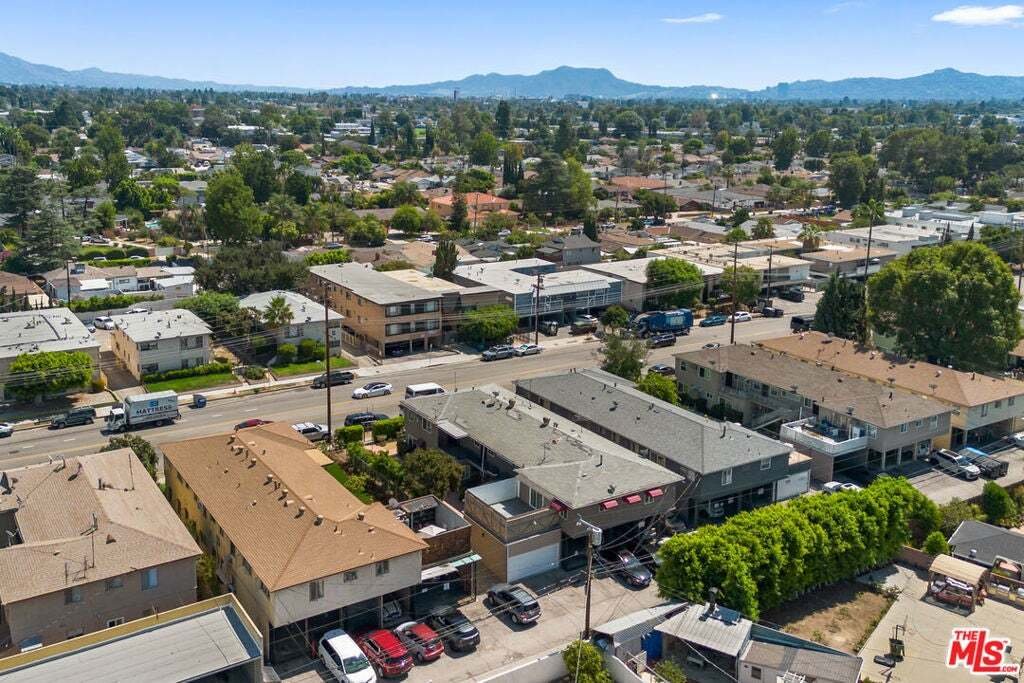 Los Angeles, California, United States 5 - 19053572