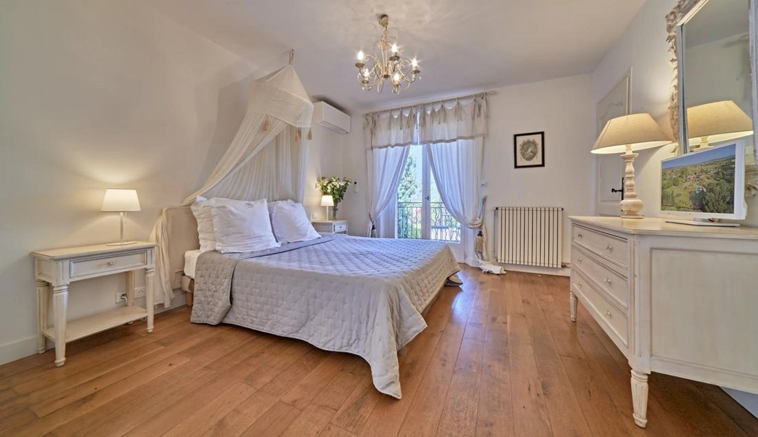 Villa in La Londe-les-Maures, Provence-Alpes-Côte d'Azur, France 3 - 19055360