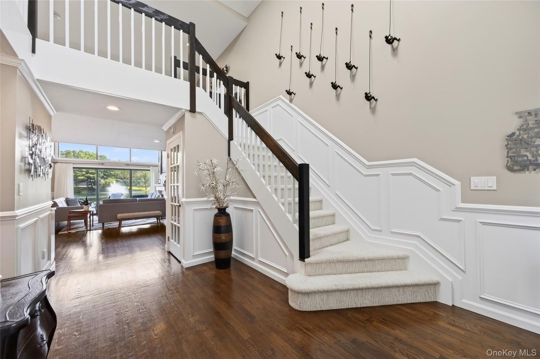Condo in Woodbury, New York, United States 3 - 19050799