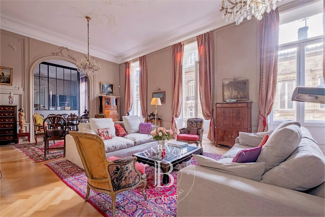 Apartment in Grand Parc-Chartrons-Paul Doumer, Bordeaux, France 1 - 19051988
