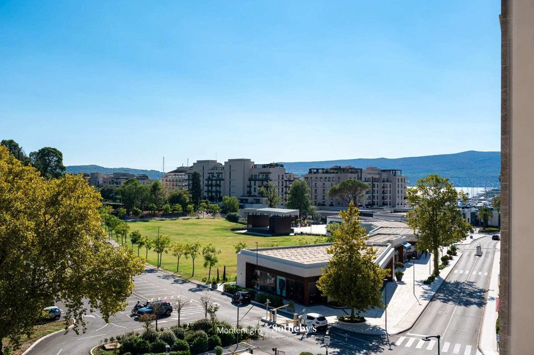 Apartment in Tivat, Tivat Municipality, Montenegro 1 - 19055001