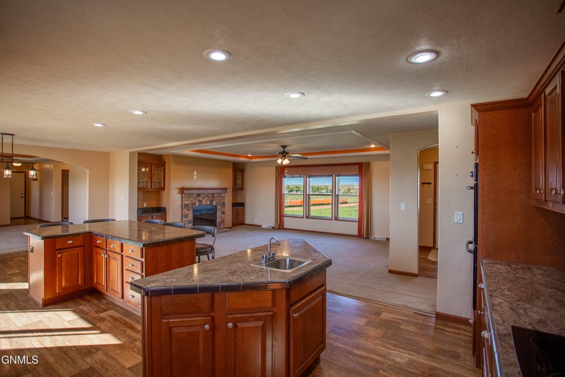 House in Belfield, North Dakota, United States 4 - 19056254