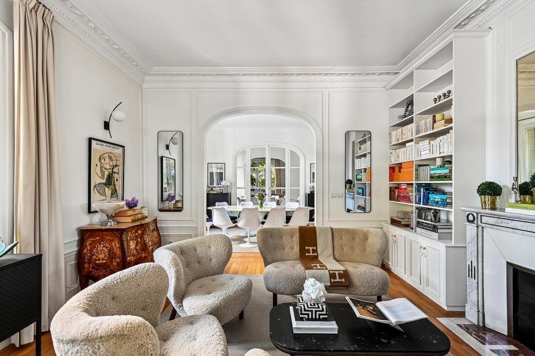 Apartment in Gros Caillou, Paris 7e Arrondissement, Paris 4 - 19051964