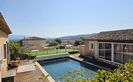 Villa in Mouriès, Provence-Alpes-Côte d'Azur, France 1