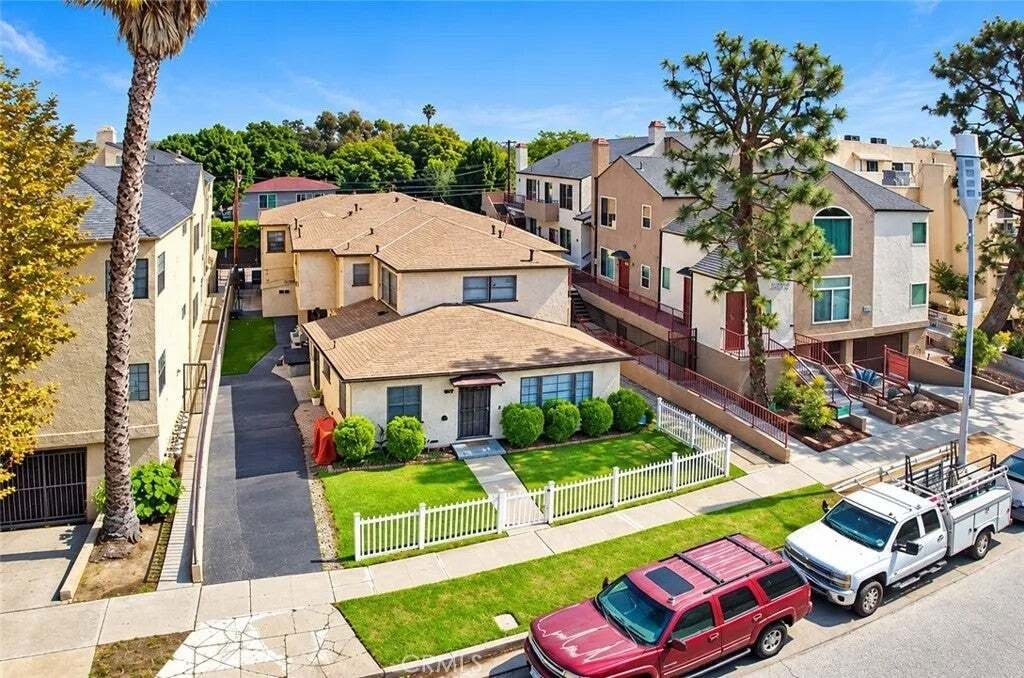 Los Angeles, California, United States 1 - 19054572