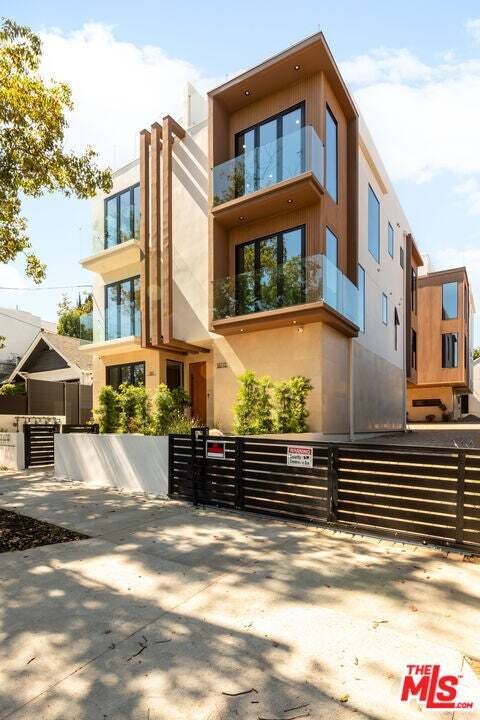 Condo in Los Angeles, California, United States 2 - 19053550