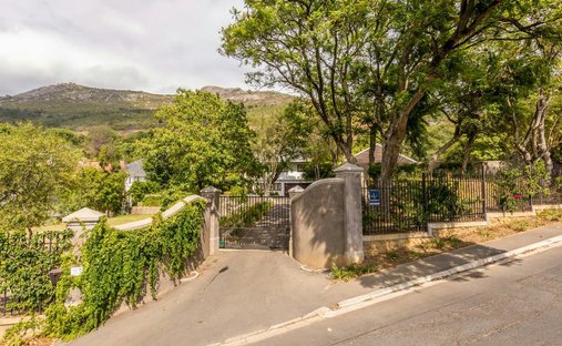 House in Hoog-En-Droog, Western Cape, South Africa 1