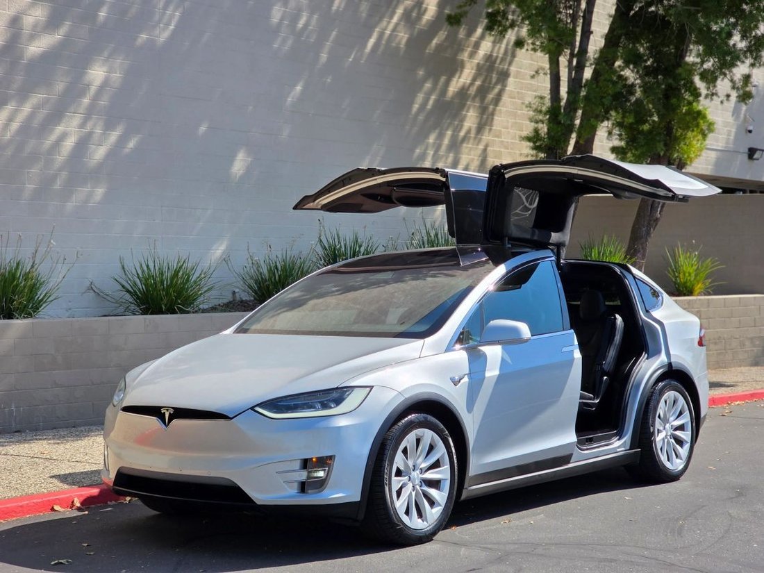 Suv in Roseville, CA, United States 4 - 19055661